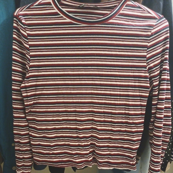 Striped Crop Top - Picture 1 of 2